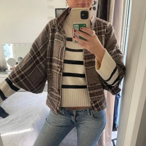 As snygg kappa! - Säljer min super snygga jacka som passar perfekt nu till höst, inga defekter💓