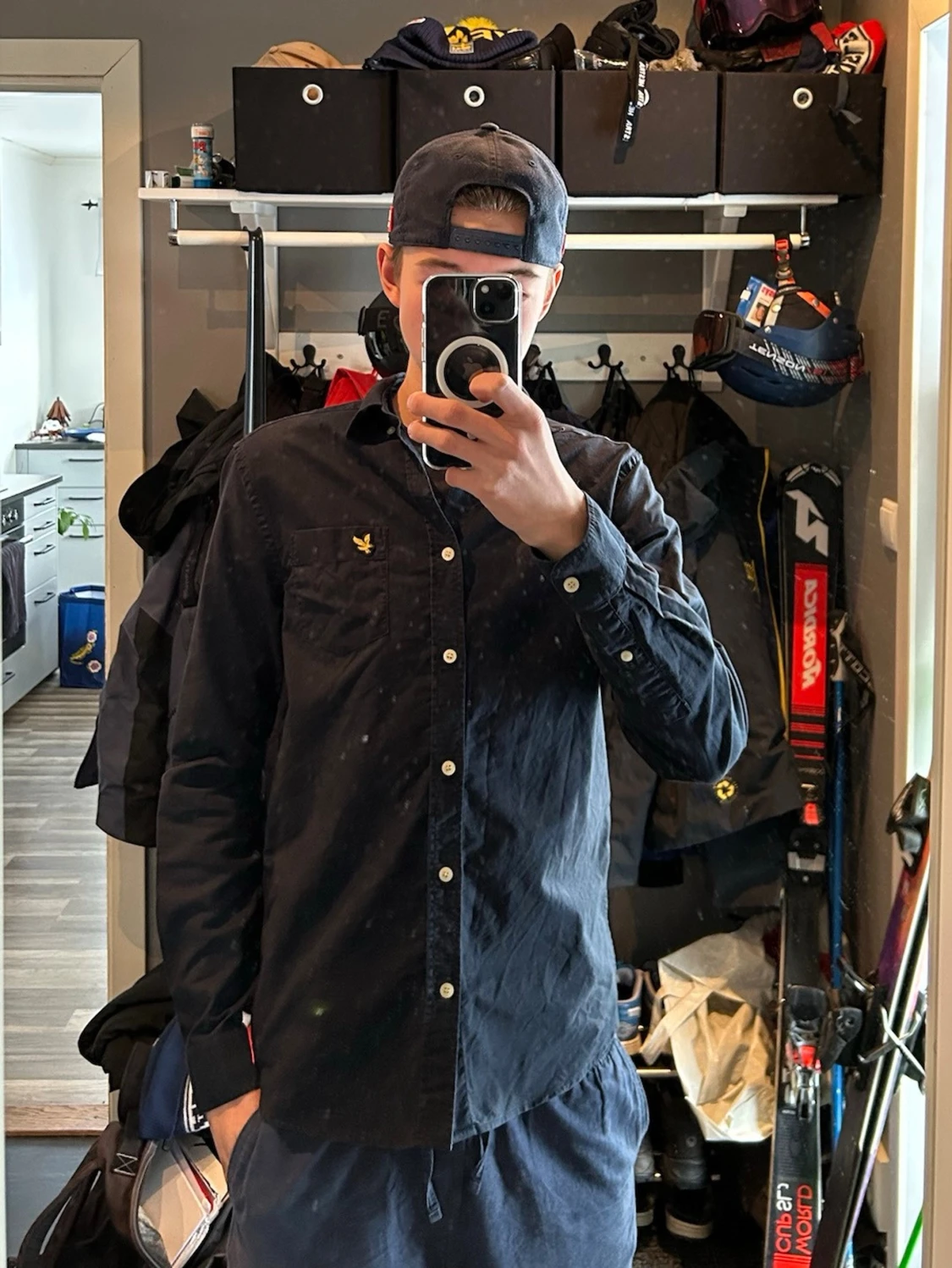 Mörkblå skjorta från Lyle & Scott - 3