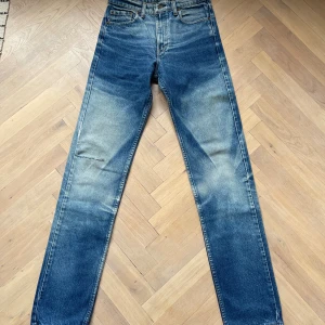 Levi's 505 Made in USA - Fantastiskt fina 505or tillverkade 1991 i USA. Ovanlig storlek då de är 30w 36L och passar perfekt för den lite längre. 