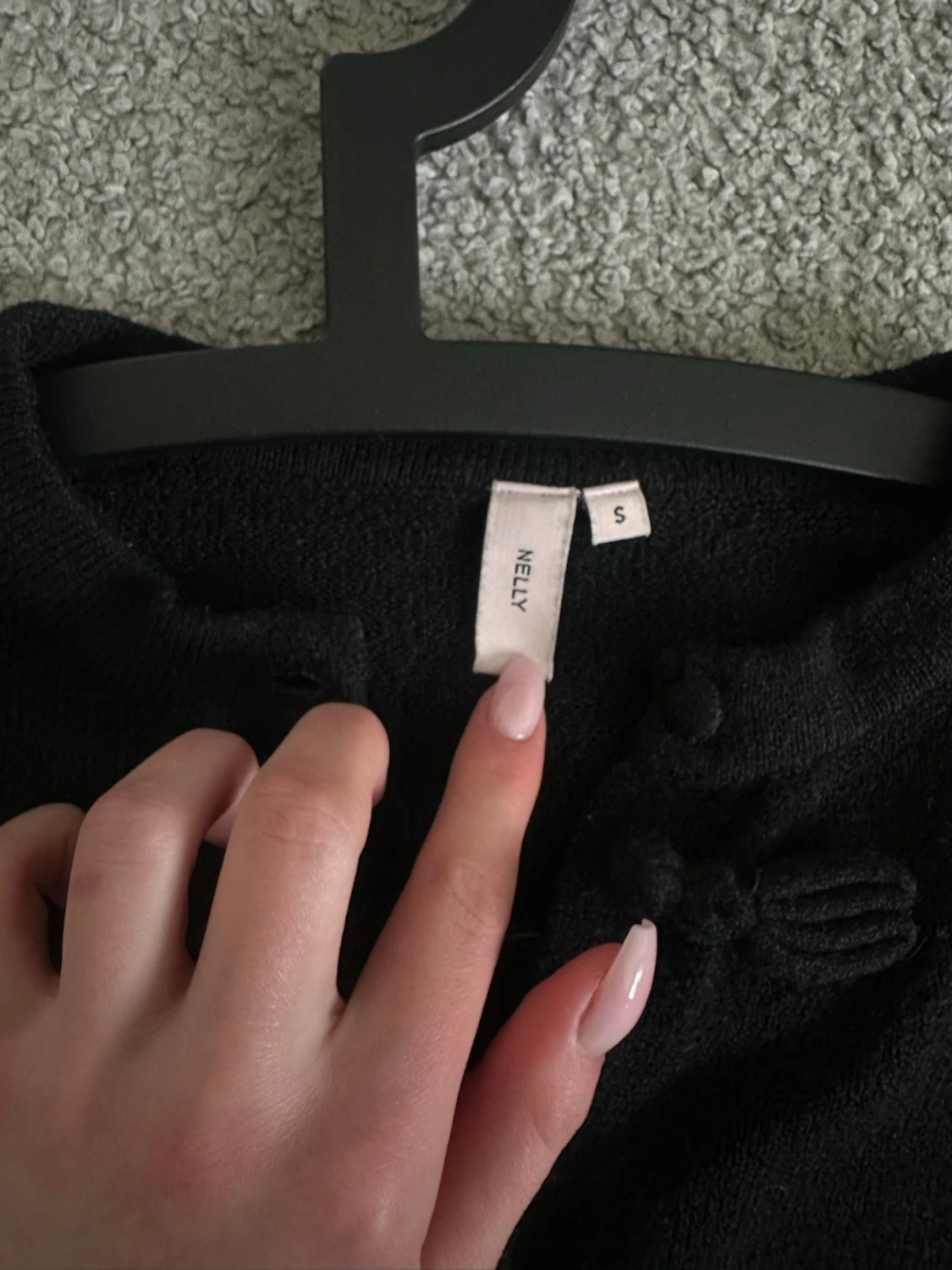 Svart kofta med knyt från Nelly - 1