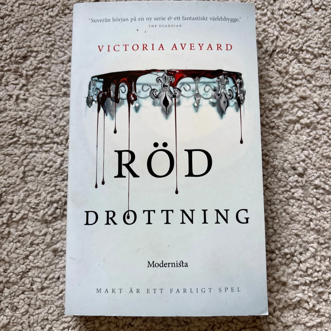 Röd drottning - Victoria Aveyard