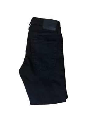 Jack Jones jeans  - Jack Jones jeans  Färg: Svart  Storlek: 28/30 Skick: Mycket bra Pris: 99 Modell: Slim gleen 