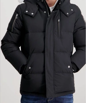  Moose Knuckles jacka  - Storlek XL barn (170cm)