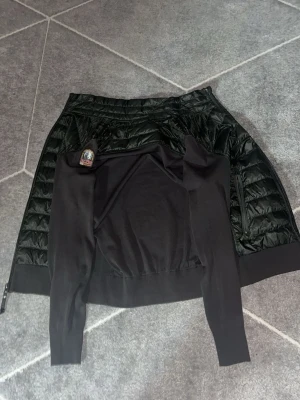 Svart dunväst från Parajumpers - Snygg parajumper dunn jacka 