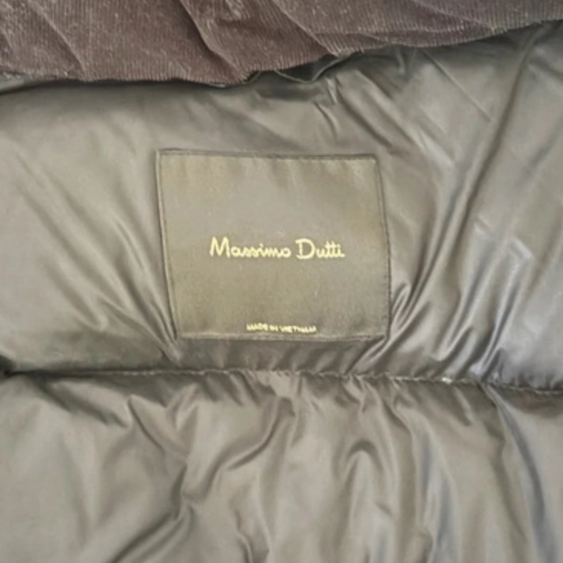 Svart pufferjacka från Massimo Dutti - 1
