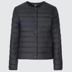 Svart dunjacka från Uniqlo - Säljer populär jacka från uniqlo i storlek Xs då den har blivit lite för liten. Den är använd men fortfarande mycket bra skick. 