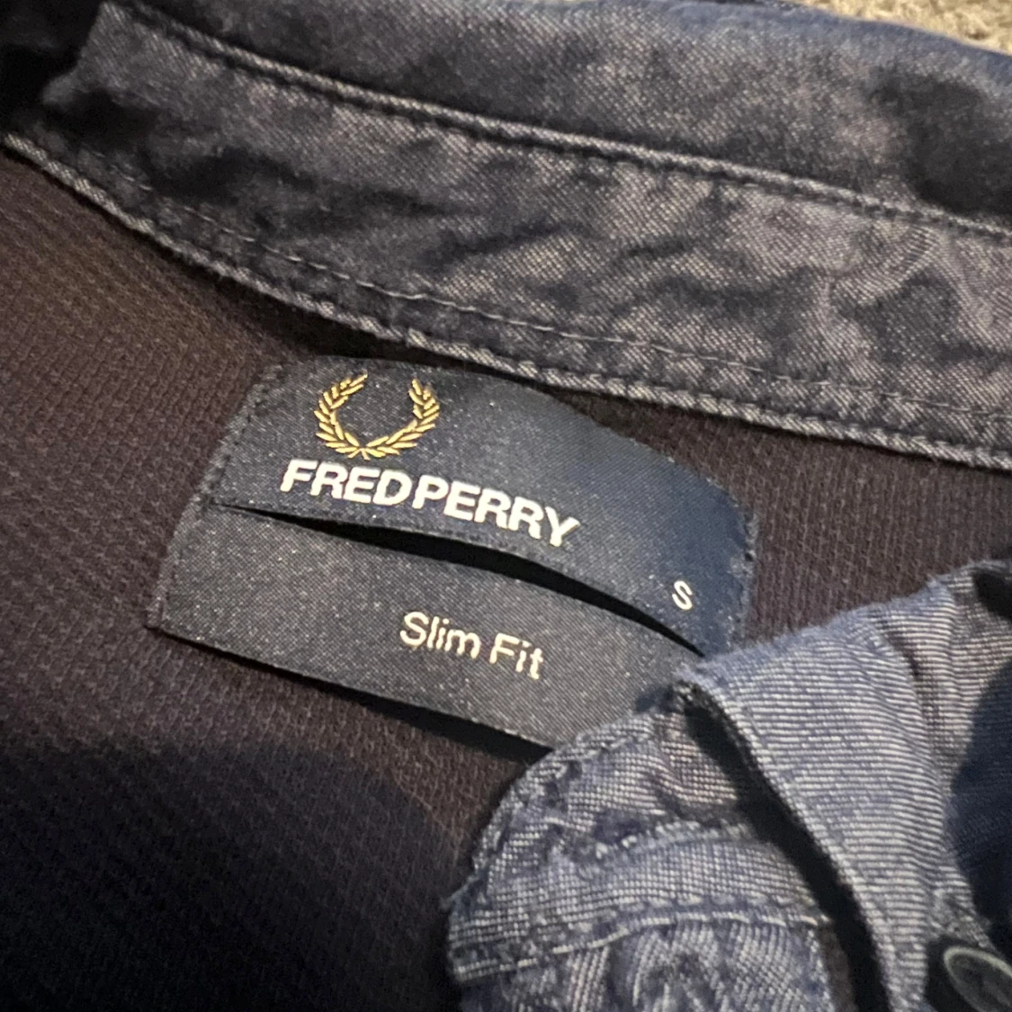 Svart henley från Fred Perry, slim fit - 1