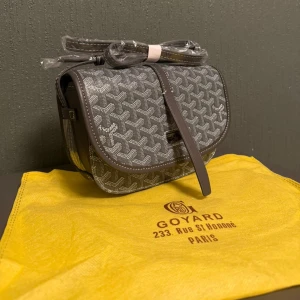 Goyard Axelväska - Tja! Säljer nu min sprillans nya Goyard Axelväska då jag har en extra. Dustbag medföljer vid köp. 