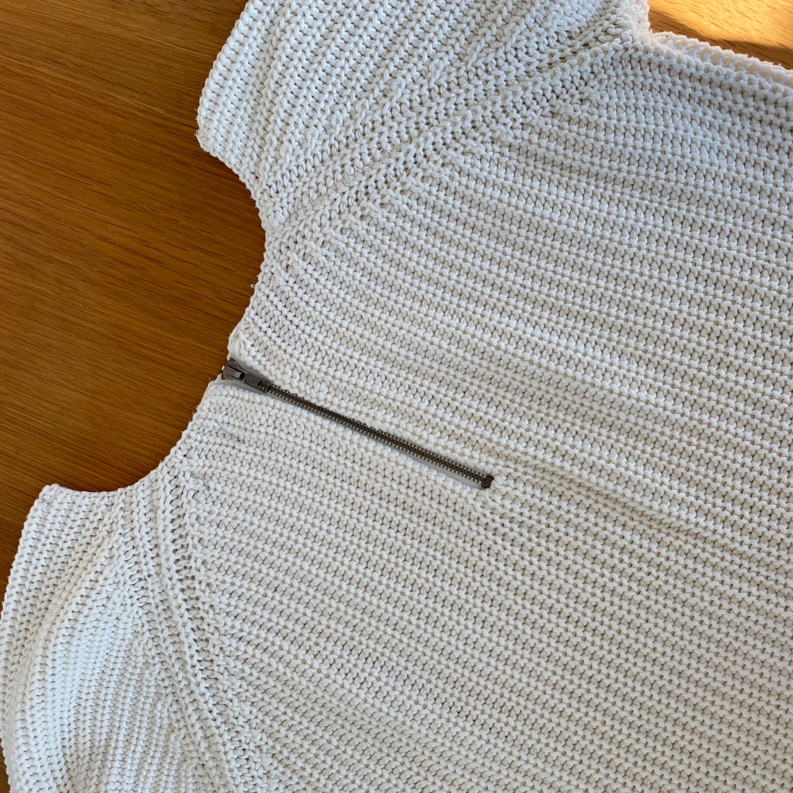 Vit grovstickad tröja - 2