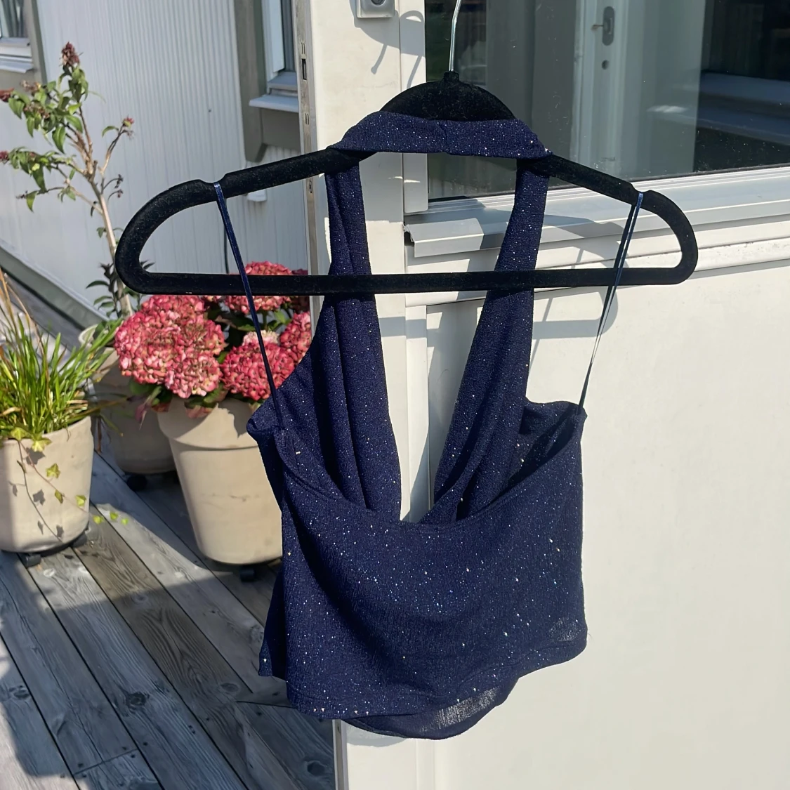 Glittrig marinblå topp från Subdued - 1