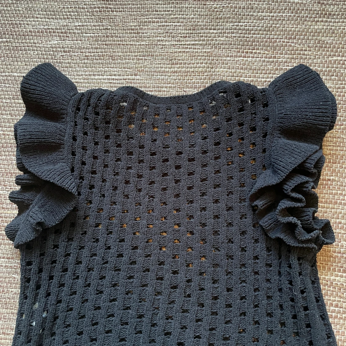 Svart stickad topp med volang från Zara - 1