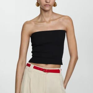 Svart tubtopp - Svart Tubtopp från mango i storlek xs. Aldrig använd!