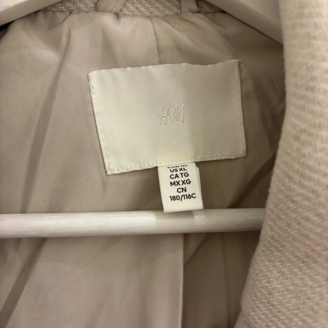 Beige kappa med bred krage från H&M - 4