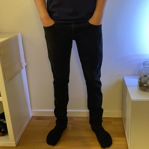 Replay jeans  - Tja, säljer ett par replay jeans w32 l32 skick 9/10 ny pris ca 1700kr💫 vid frågor hör gärna av dig😇 pris ej hugget i sten 💵💵