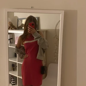 Rosa klänning från Ralph Lauren - Säljer en rosa klänning Ralph Lauren. Priset går att diskutera💕