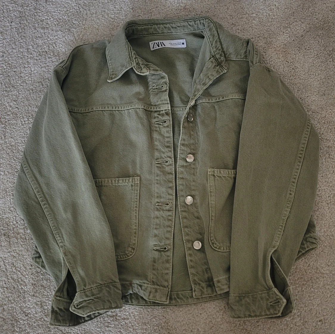 Grön jeansjacka från Zara  - 1