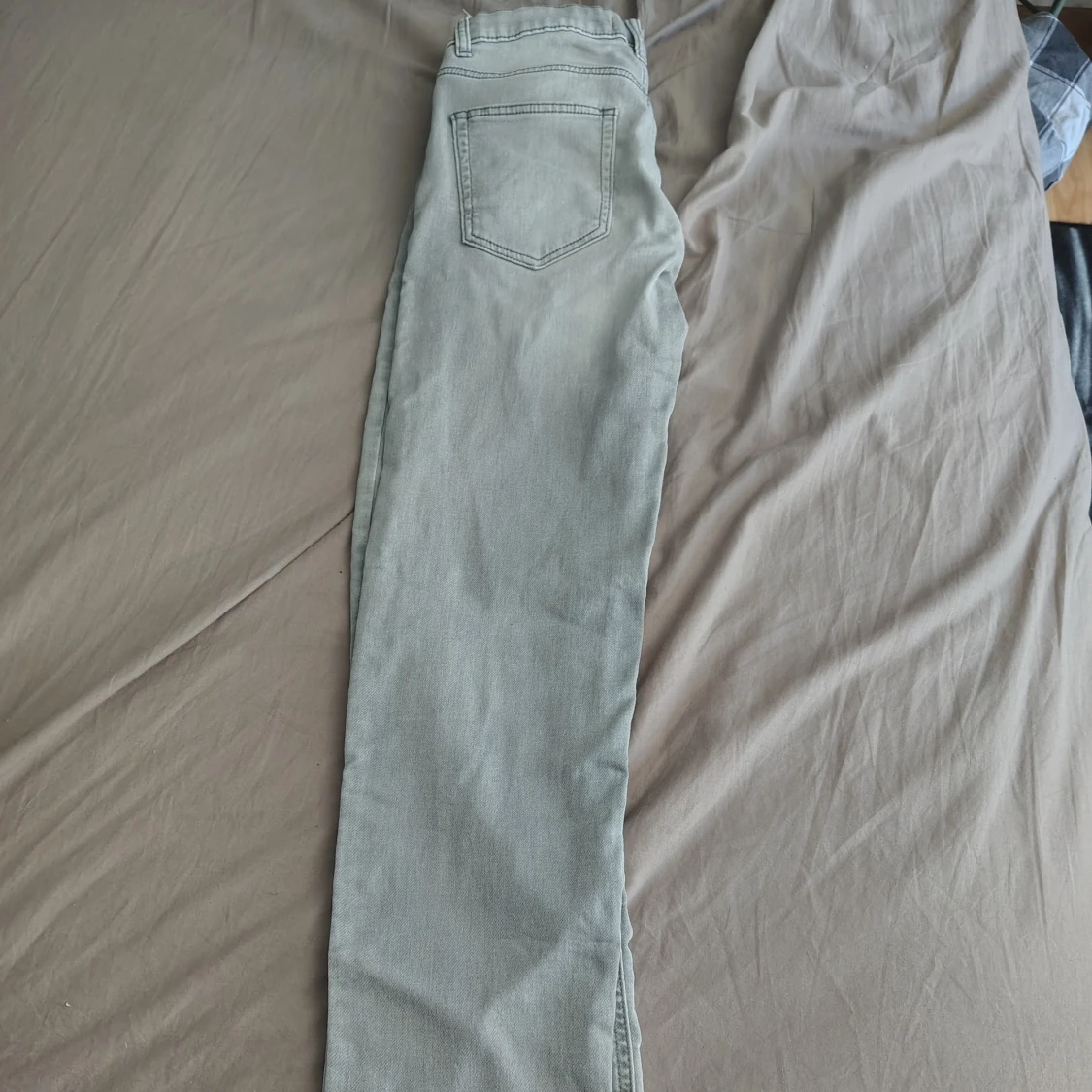 Grå jeans från Lindex, storlek 170 - 2