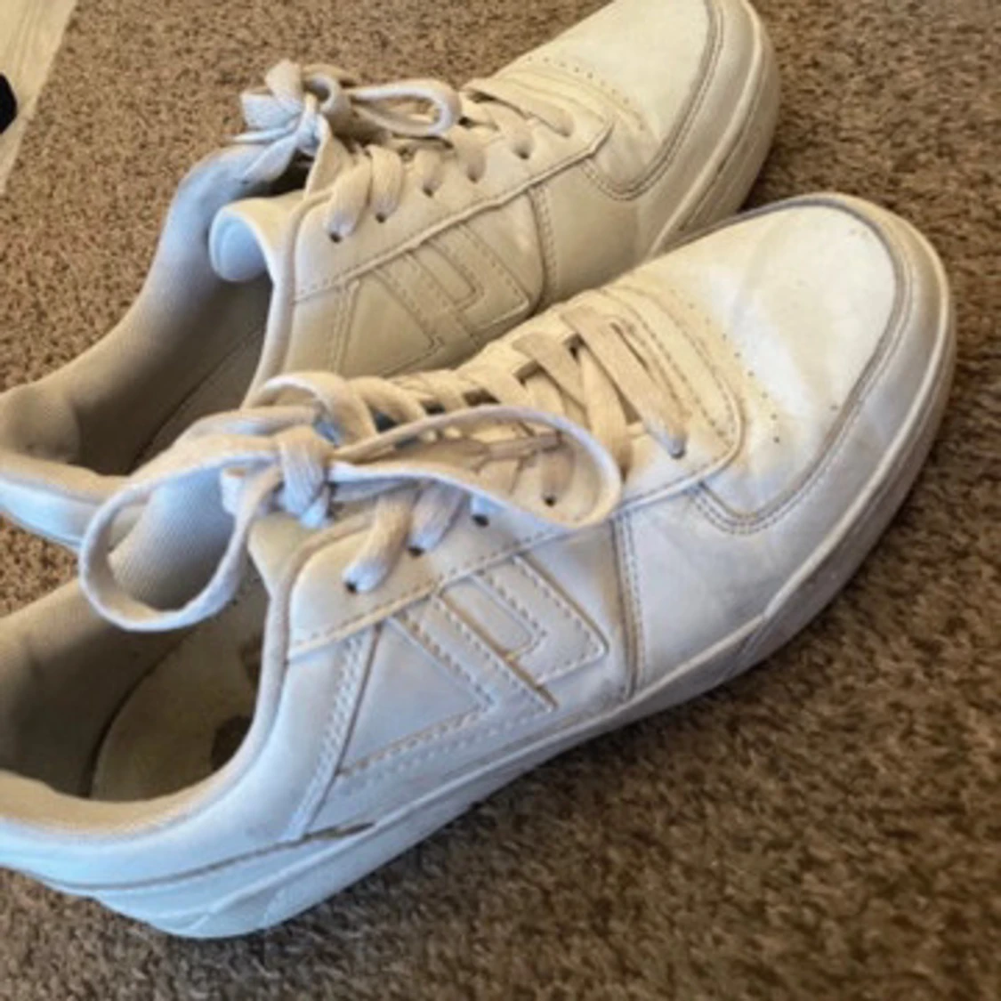 Vita sneakers med snörning - 2