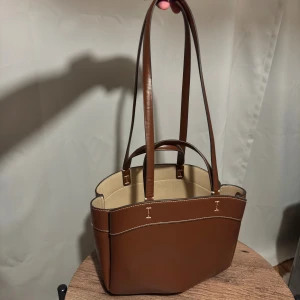 Zara tote bag axelremsväska handväska brun - Hel och ren✨ 