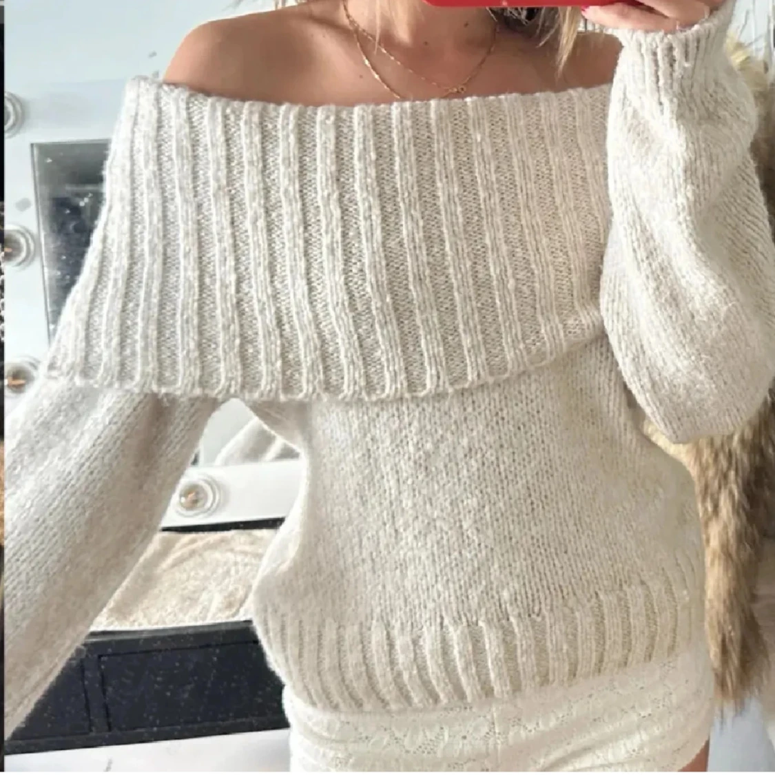 Offshoulder stickad tröja  - 1