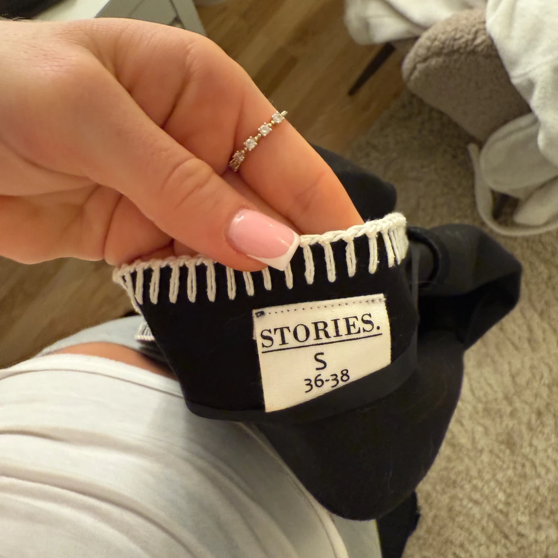  kofta med vita detaljer  - 4