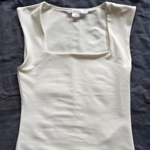 Square top  - Square topp från Gina Young i storlek 158/164, använt en gång 🫶🏼
