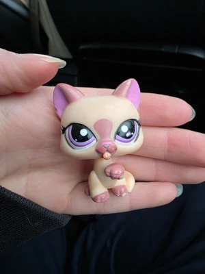 Littlest pet shop - Littlest pet shop figur, katt, hasbro.  Finns fler i min profil för samfrakt. Jag har ca 200 st kvar så följ för att få notis när jag lägger upp.
