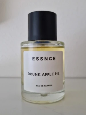 Drunk Apple Pie parfym från Essnce  - OBS Kolla min annons med sama produkt och gratis frakt. Använd få gånger. 