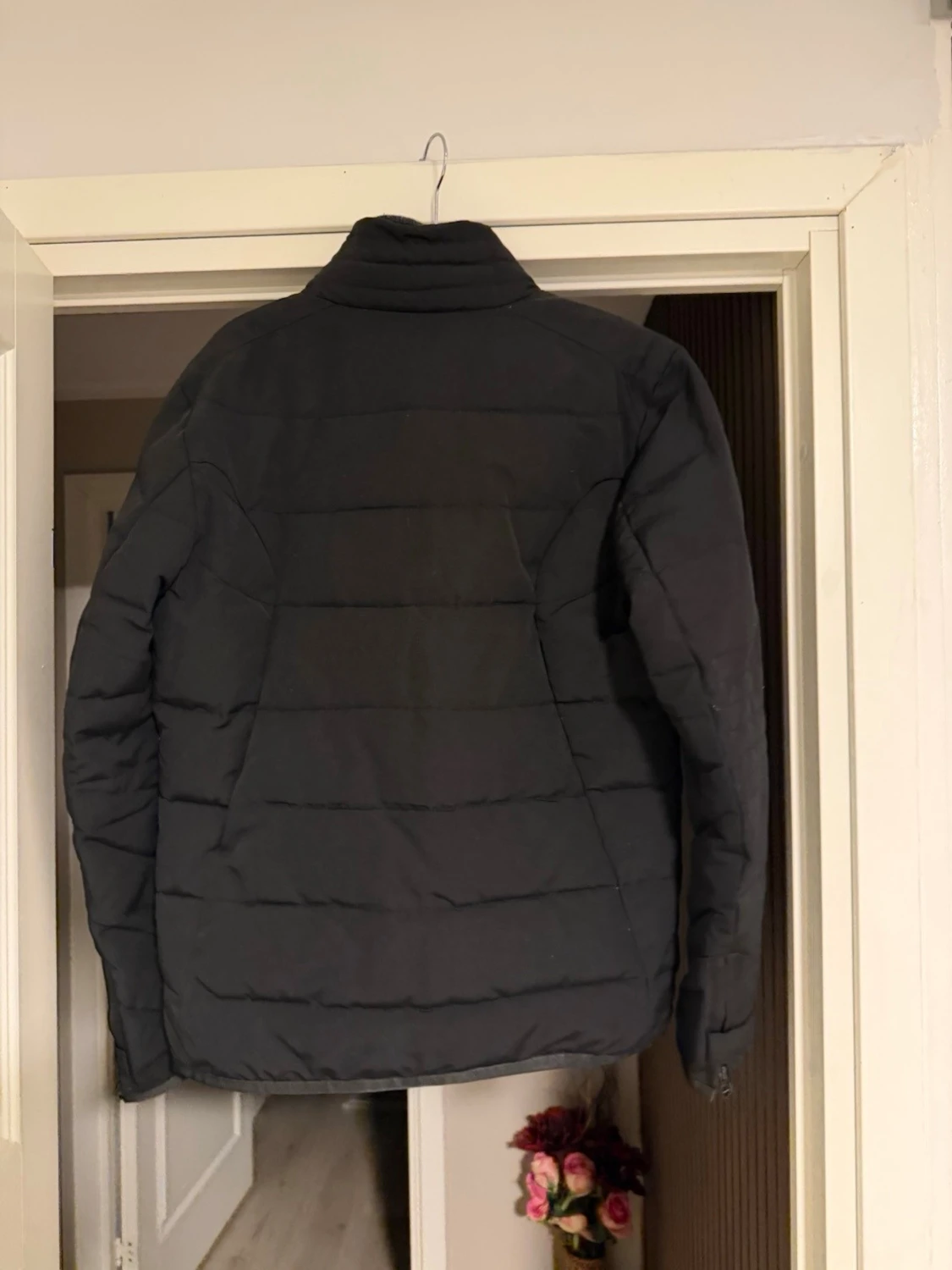 Svart pufferjacka från Porsche - 3