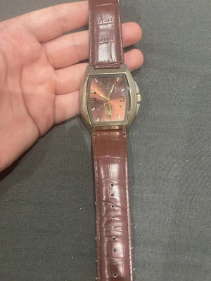 Äkta US polo klocka  - Perfekt kondition. Fast batteri behövs byttas och ingen box kommer med. 