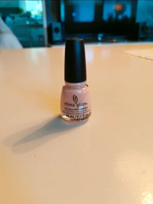 Ny! Nagellack - Helt nytt nagellack från China glaze i ljusrosa. 