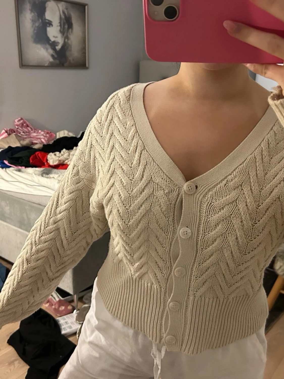 Beige stickad kofta med knappar