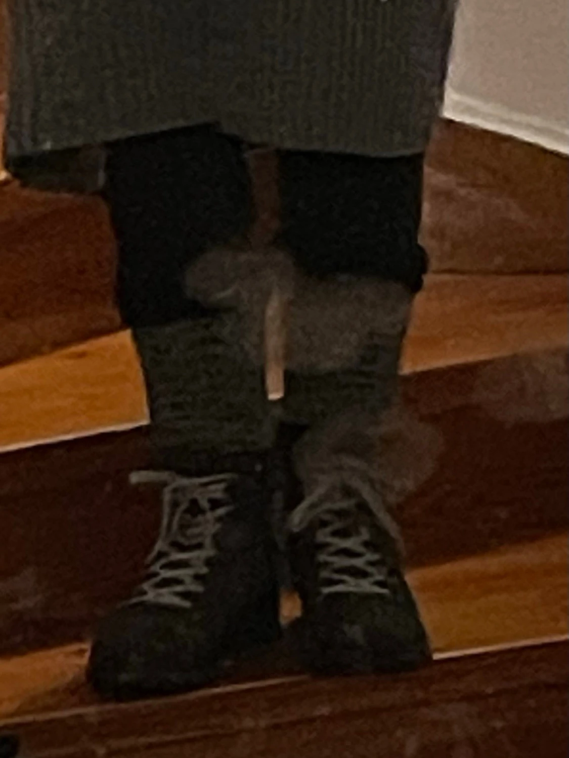 Fusk sockor /benvärmare i grått och svart - 2