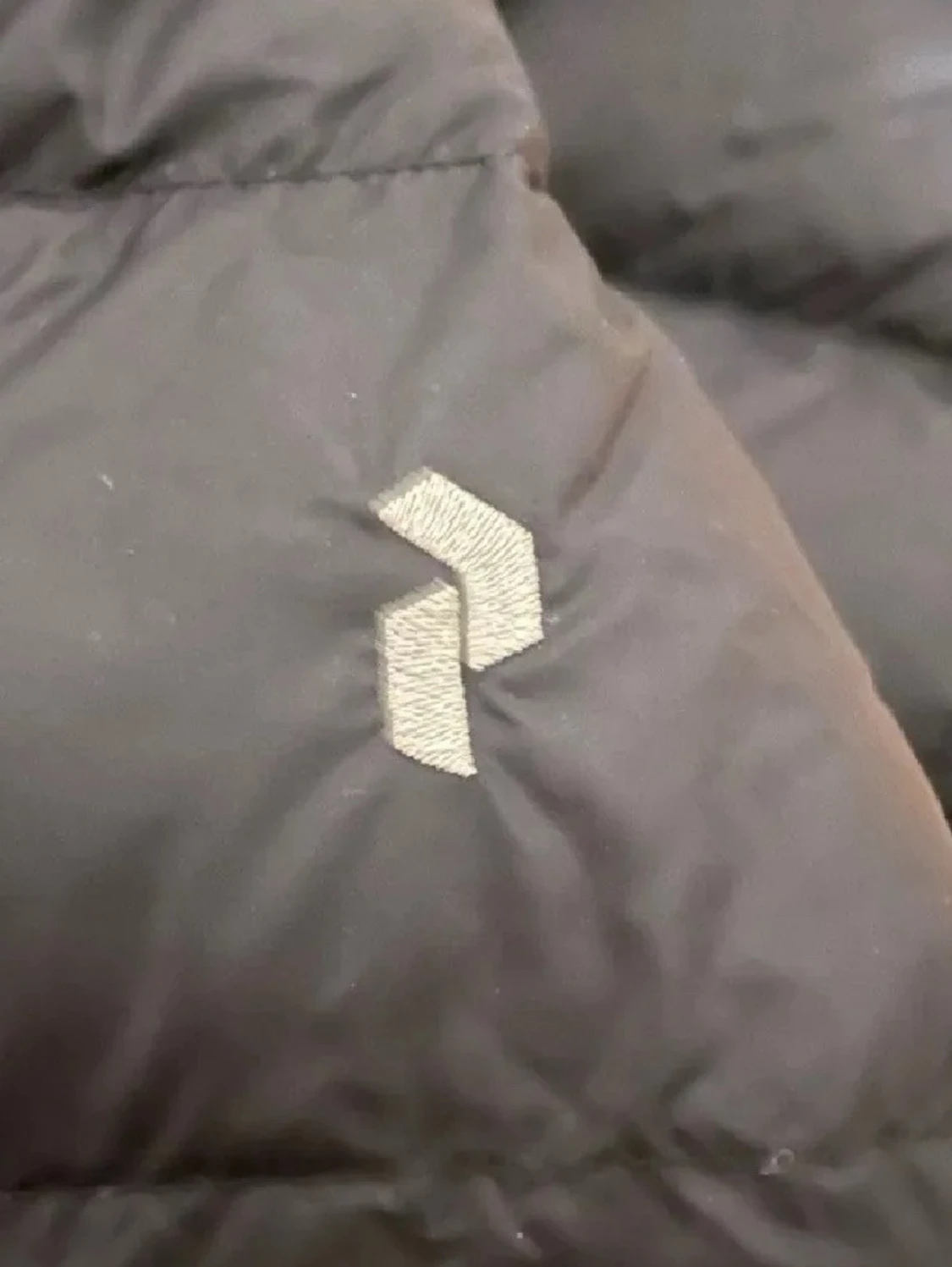 Svart pufferjacka Peak Performance S - 4