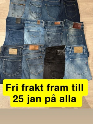 Jeans - Fri frakt på alla dessa jeans med märken som Nudie, replay och Tiger of Sweden