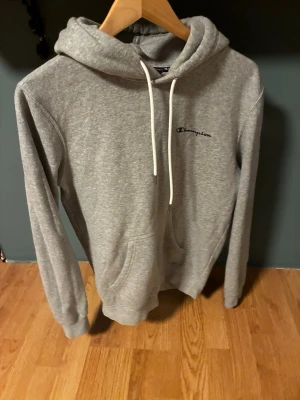 Champion hoodie - Champion hoodie använd fåtal gånger 