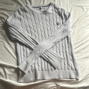 Stickad tröja - Väldigt bra skick jag har knappt använt den