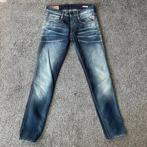 Replay anbass jeans - Mycket fint skick 10/10 med en unik wash. W 29 men sitter som 28 L 32