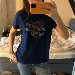 Zadig T-shirt  - Unik t shirt från zadig ❤️ från barn avdelning men passar mig som har s. Jättenice och tjockt material