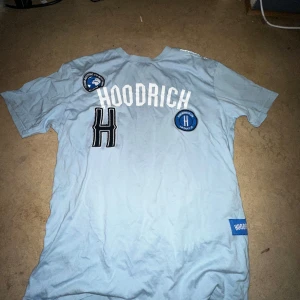  Hoodrich tröja -  Säljer denna tröja på grund av att jag ej använder den längre. Den är perfekt skick.  