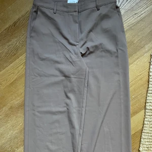 Kostymbyxor  - Visa kostymbyxor från nakd Lågmidjade 