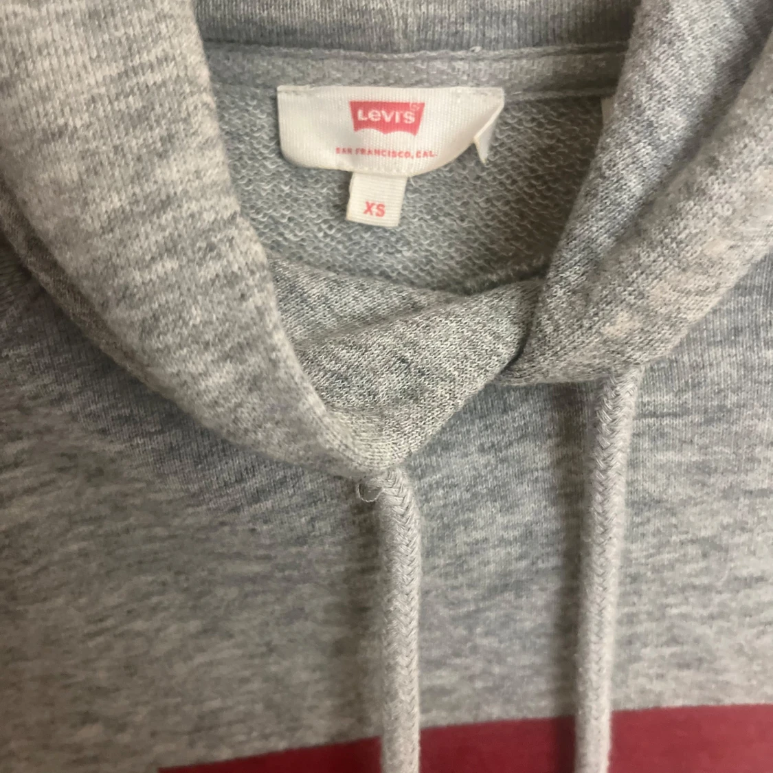 Grå hoodie från Levi's - 90