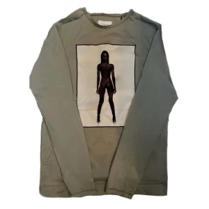 Limitato Long Sleeve - - Moss Green - Storlek: Medium - Fint skick (9/10) - Nypris: 2900 SEK