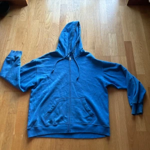 Tjocktröja - Storlek xs  Bekväm Fin blå färg