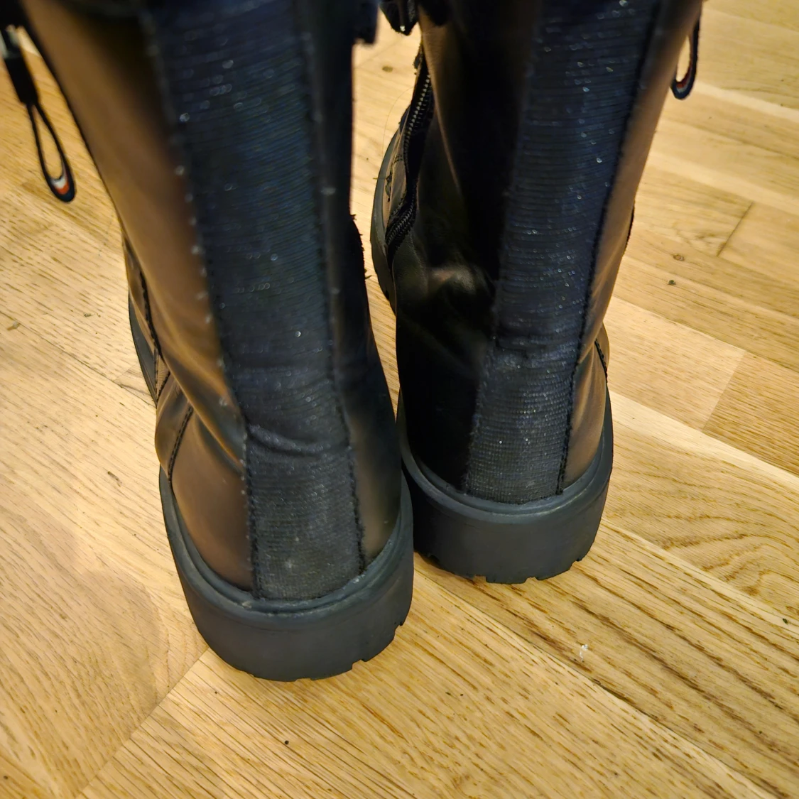 Svarta boots från Tommy Hilfiger - 90