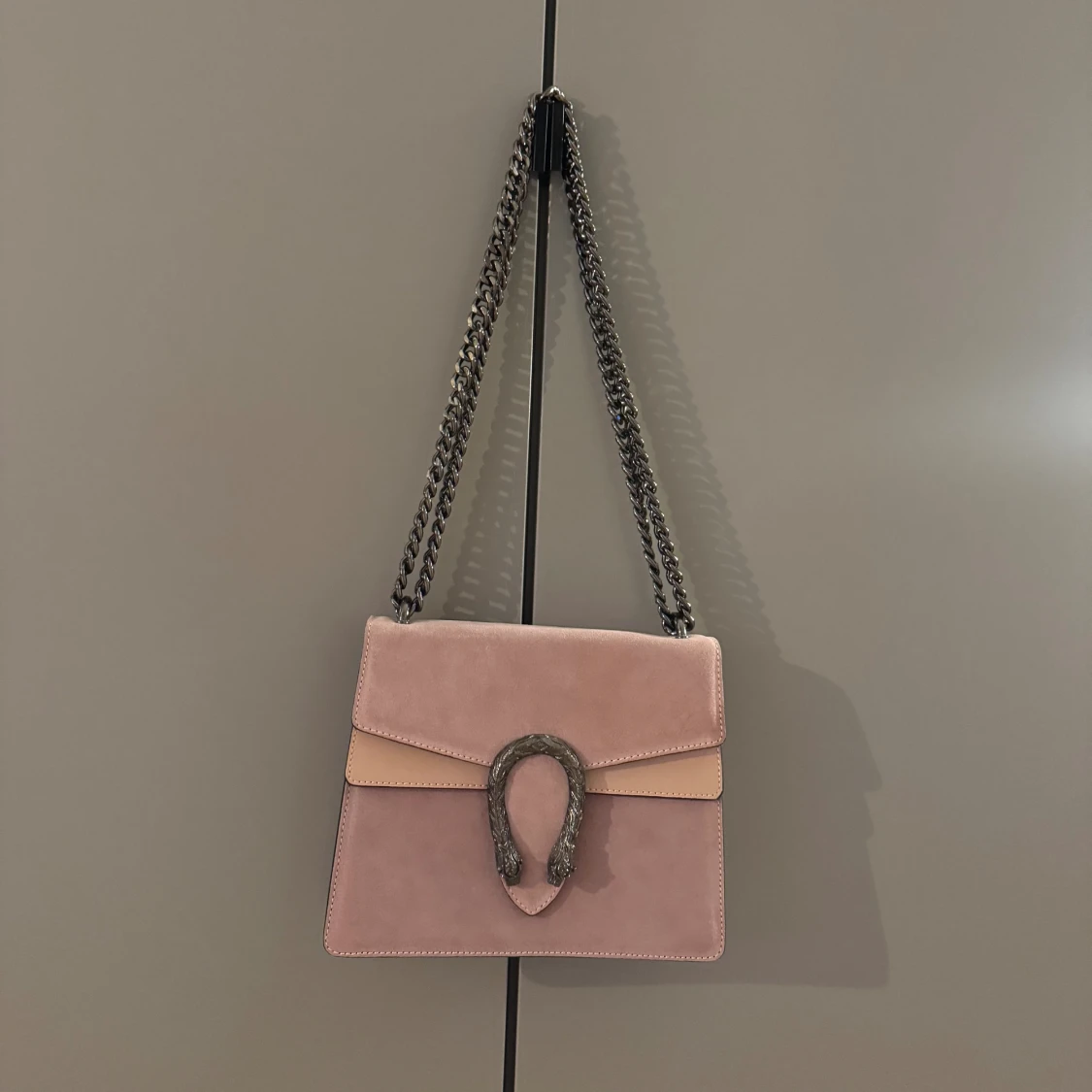 Rosa väska i sammet och läder  - 90