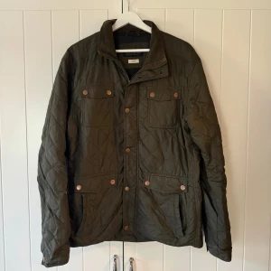 Gårdsjacka quilted - Använt skick Size M