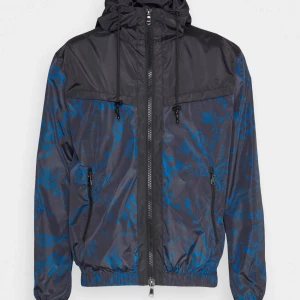 J.Lindeberg Skaljacka - Hej säljer denna J.Lindeberg jackan, nästintill ny 