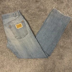 Dolce Gabbana jeans - Tja! Dolce Gabbana jeans| mycket bra skick| storlek: 48 IT| nypris 7000kr| mitt pris: 1099| 