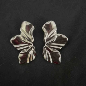 Silver örhängen  - Säljer en fin silver örhänge💕